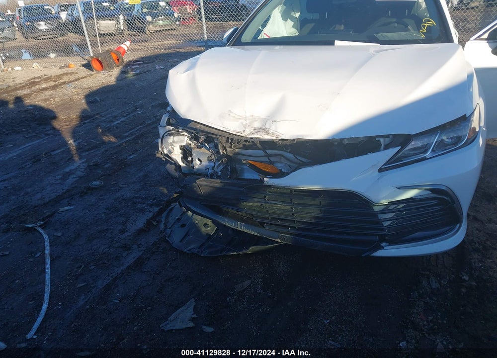 2021 TOYOTA CAMRY LE VIN: 4T1C11AK7MU566716