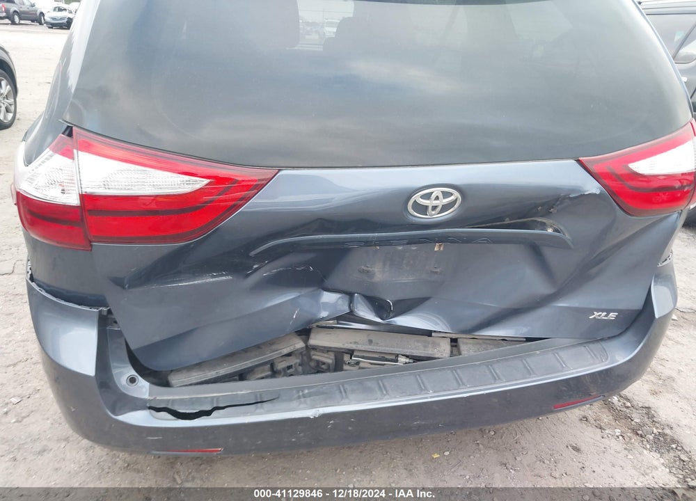 2017 TOYOTA SIENNA XLE 8 PASSENGER VIN: 5TDYZ3DC4HS769463