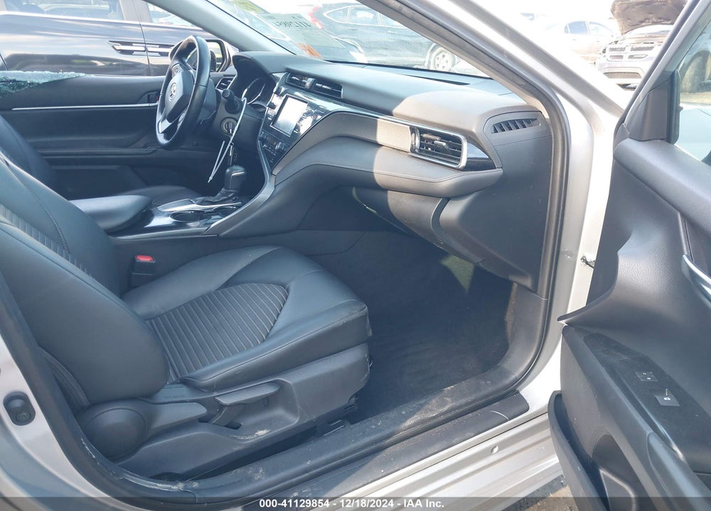 2019 TOYOTA CAMRY SE VIN: 4T1B11HK7KU299950