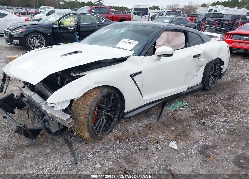 2017 NISSAN GT-R VIN: JN1AR5EF9HM820329