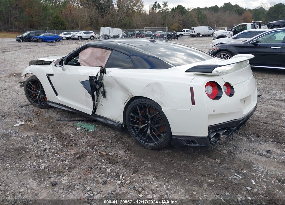 2017 NISSAN GT-R VIN: JN1AR5EF9HM820329