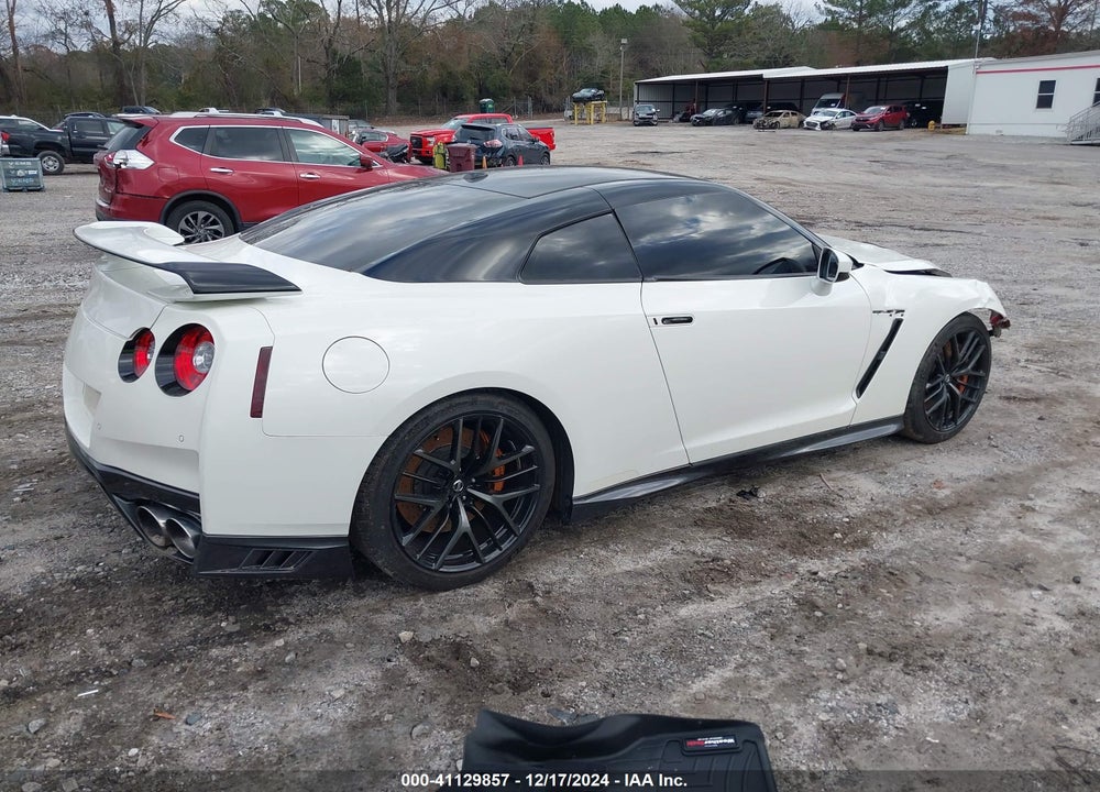 2017 NISSAN GT-R VIN: JN1AR5EF9HM820329