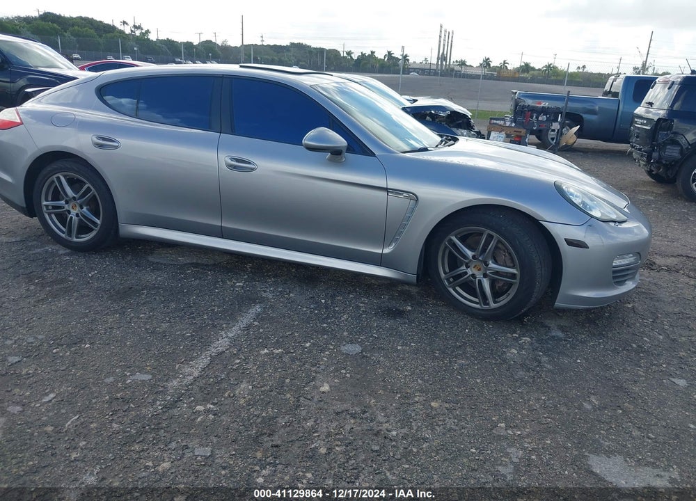 2011 PORSCHE PANAMERA 4 VIN: WP0AA2A75BL011036