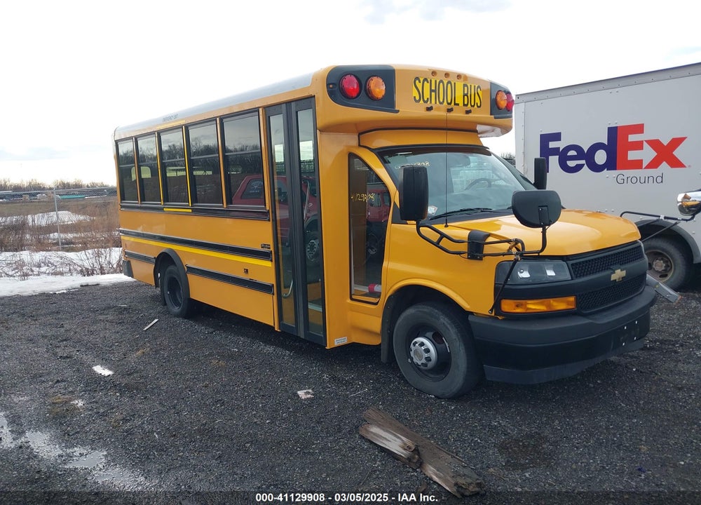 2023 CHEVROLET EXPRESS CUTAWAY 4500 VAN VIN: 1HA6GUB76PN002612