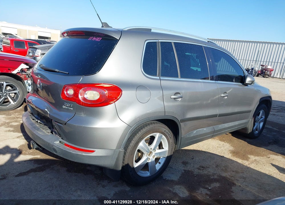 2010 VOLKSWAGEN TIGUAN WOLFSBURG EDITION VIN: WVGBV7AX3AW528527