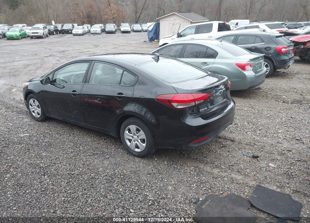 2018 KIA FORTE VIN: 3KPFK4A79JE271624