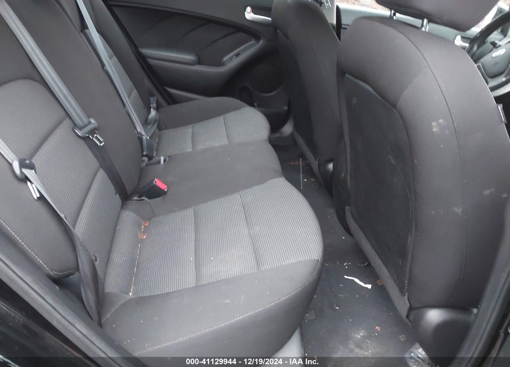 2018 KIA FORTE VIN: 3KPFK4A79JE271624