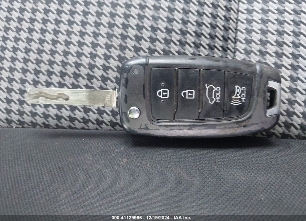 2019 HYUNDAI KONA SE VIN: KM8K1CAA6KU280867
