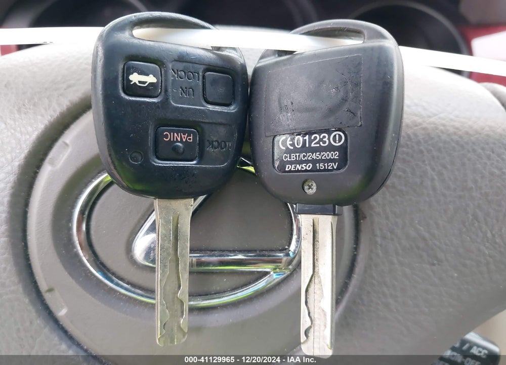 2004 LEXUS ES 330 VIN: JTHBA30GX45042073