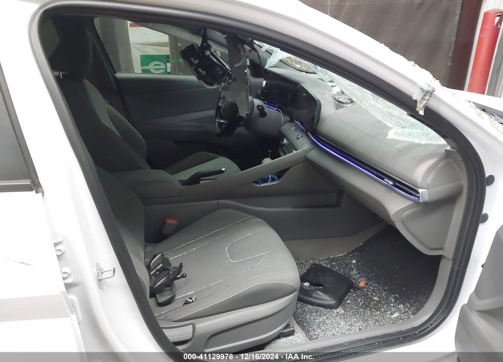 2024 HYUNDAI ELANTRA VIN: KMHLM4DG4RU741270