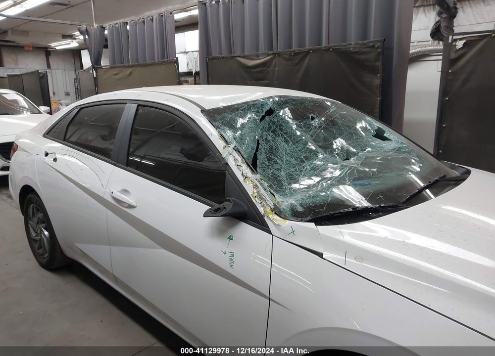 2024 HYUNDAI ELANTRA VIN: KMHLM4DG4RU741270