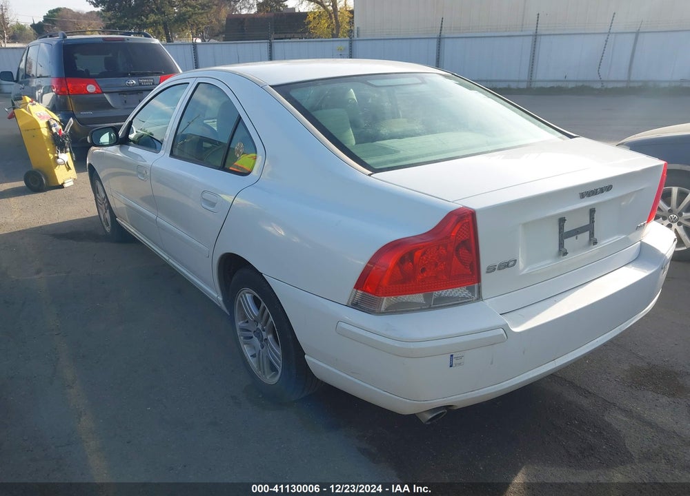 2007 VOLVO S60 2.5T VIN: YV1RS592572631886