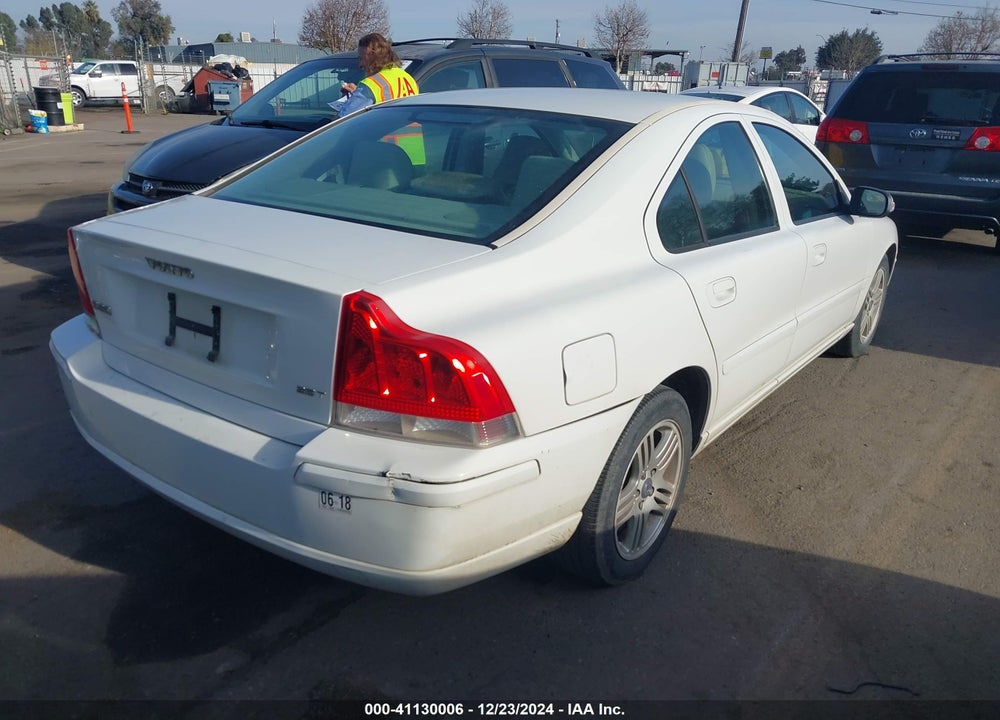 2007 VOLVO S60 2.5T VIN: YV1RS592572631886