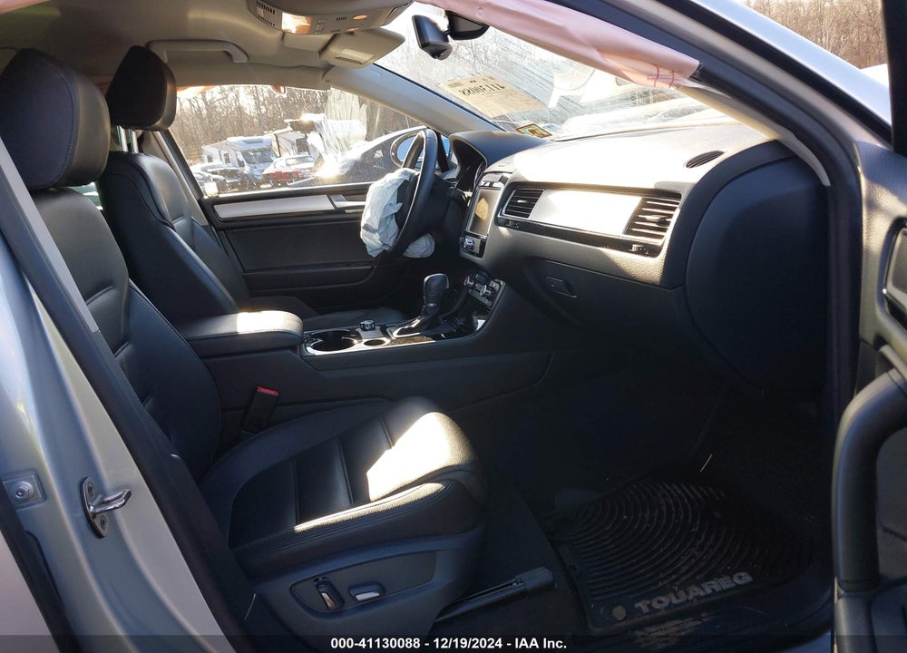 2014 VOLKSWAGEN TOUAREG 3.6L SPORT VIN: WVGEF9BP4ED013638