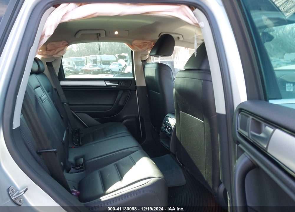 2014 VOLKSWAGEN TOUAREG 3.6L SPORT VIN: WVGEF9BP4ED013638