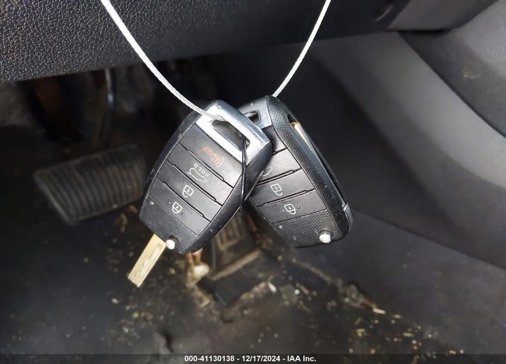 2018 KIA SORENTO 3.3L LX VIN: 5XYPGDA58JG351665
