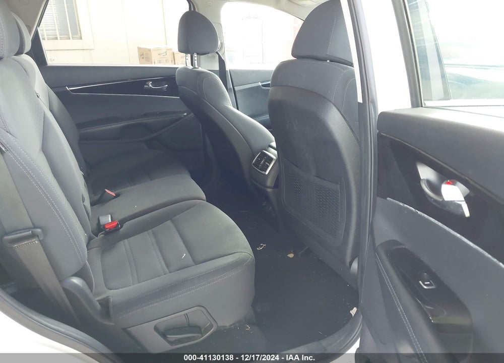 2018 KIA SORENTO 3.3L LX VIN: 5XYPGDA58JG351665