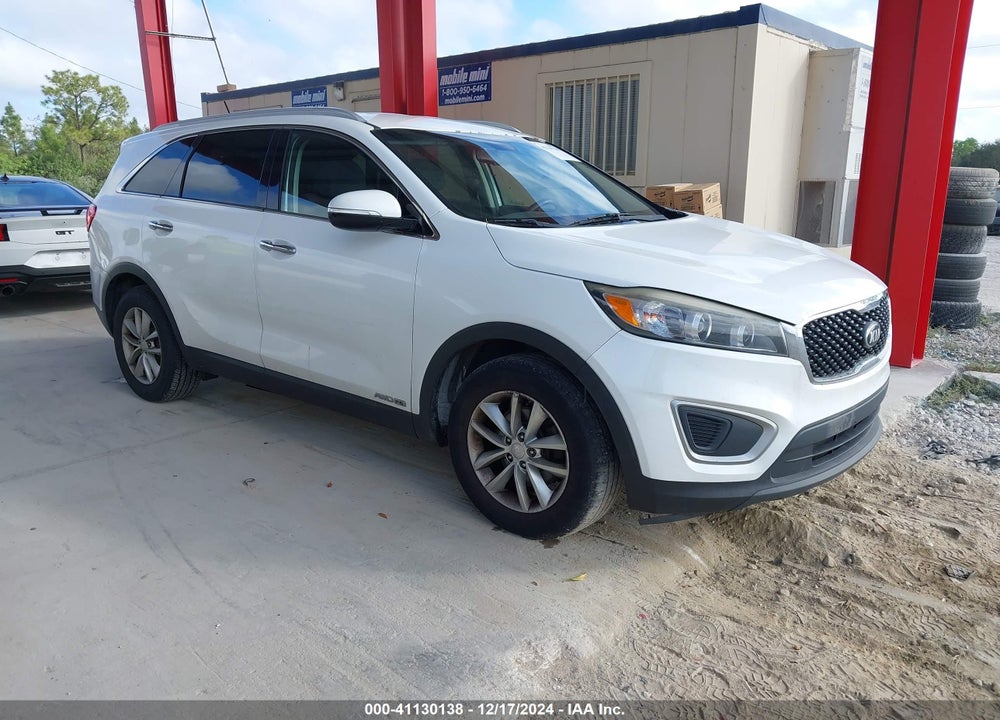 2018 KIA SORENTO 3.3L LX VIN: 5XYPGDA58JG351665