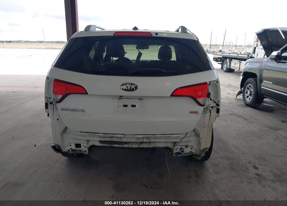 2015 KIA SORENTO LX VIN: 5XYKT4A67FG562183