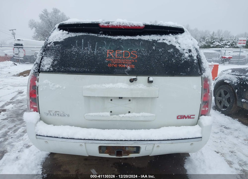2007 GMC YUKON DENALI VIN: 1GKFK63827J356757