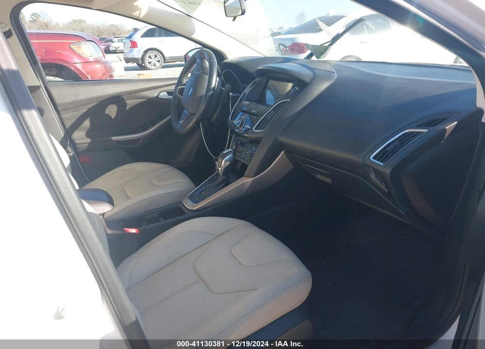 2017 FORD FOCUS VIN: 1FADP3J2XHL207090