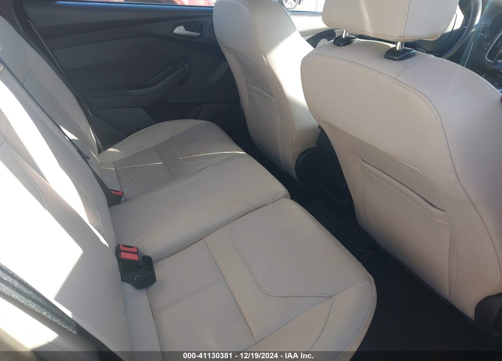 2017 FORD FOCUS VIN: 1FADP3J2XHL207090