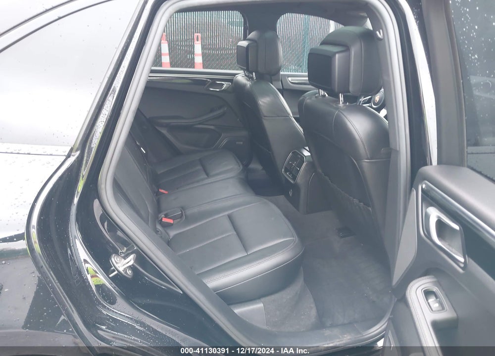 2017 PORSCHE MACAN VIN: WP1AA2A54HLB08315