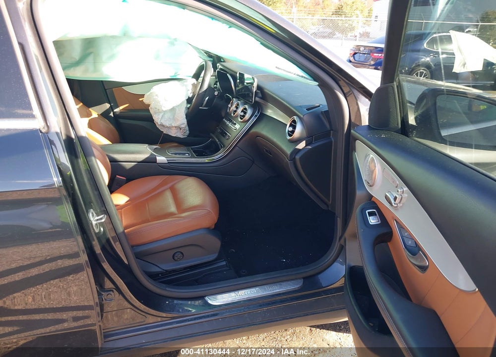 2021 MERCEDES-BENZ GLC 300 SUV VIN: W1N0G8DB5MV321846