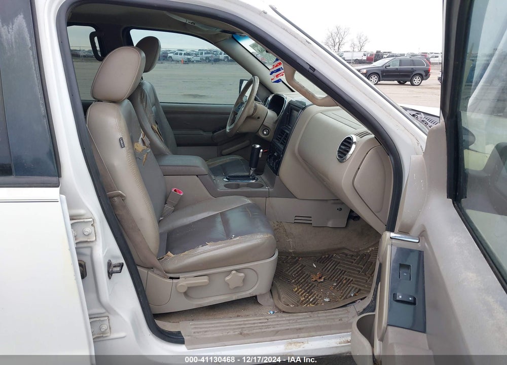 2006 FORD EXPLORER XLT VIN: 1FMEU63E26UA80225
