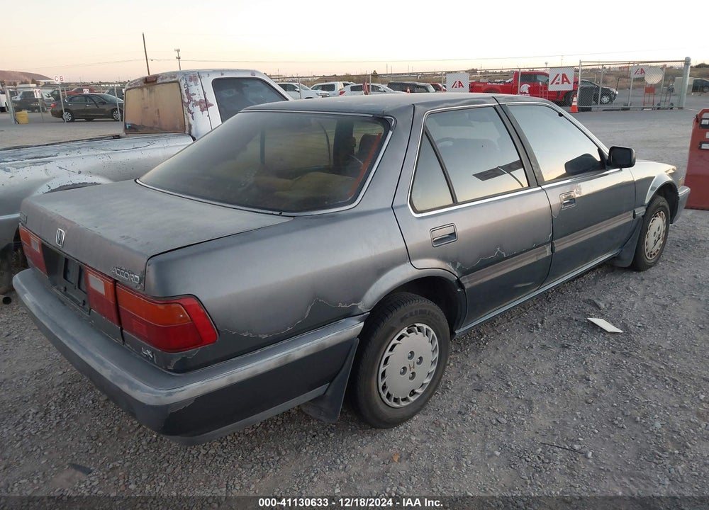 1988 HONDA ACCORD LX VIN: JHMCA553XJC008874