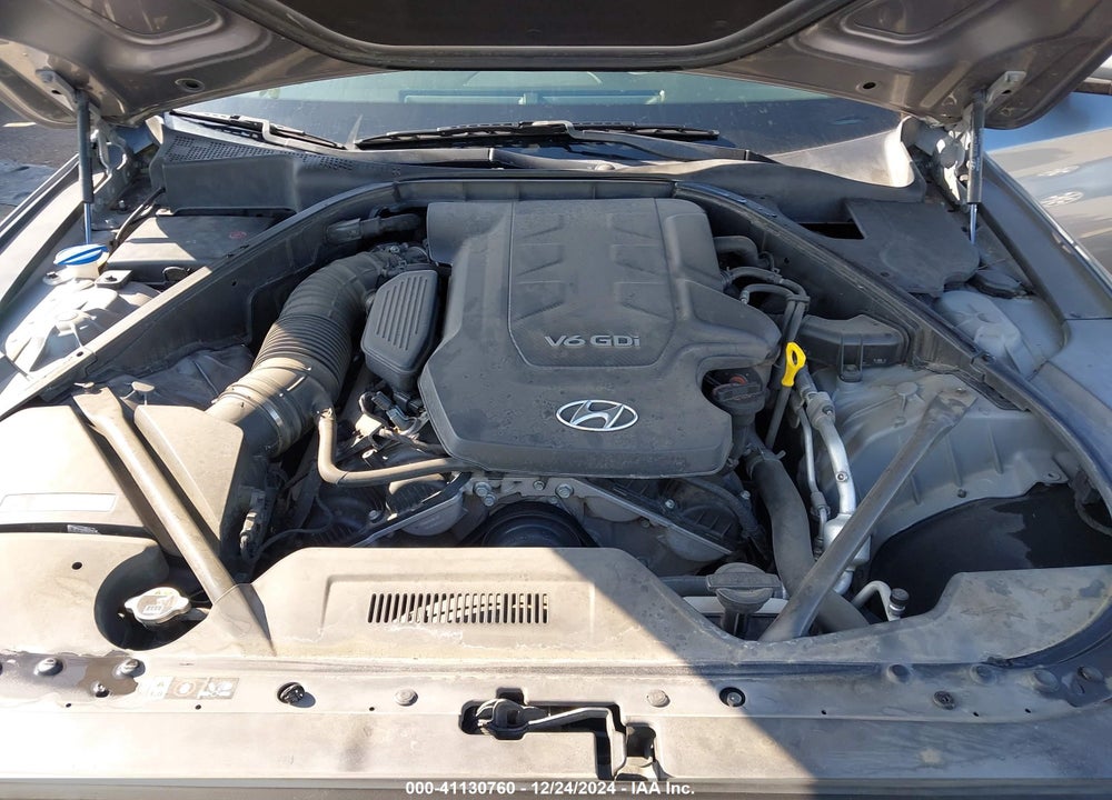 2016 HYUNDAI GENESIS VIN: KMHGN4JE1GU110684
