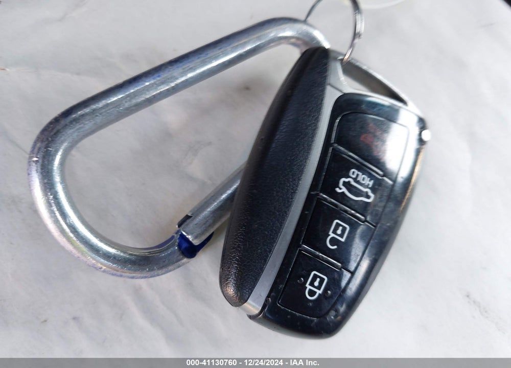 2016 HYUNDAI GENESIS VIN: KMHGN4JE1GU110684