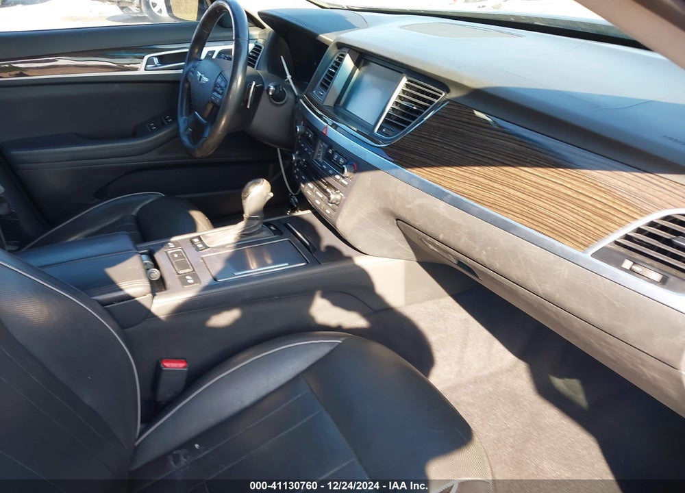 2016 HYUNDAI GENESIS VIN: KMHGN4JE1GU110684