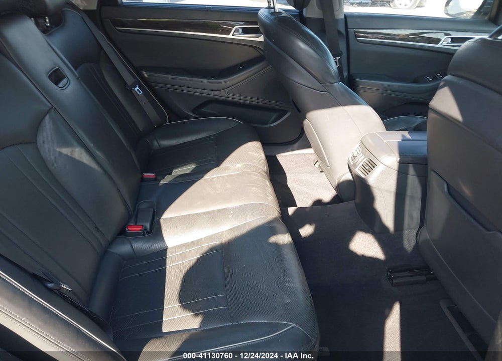 2016 HYUNDAI GENESIS VIN: KMHGN4JE1GU110684