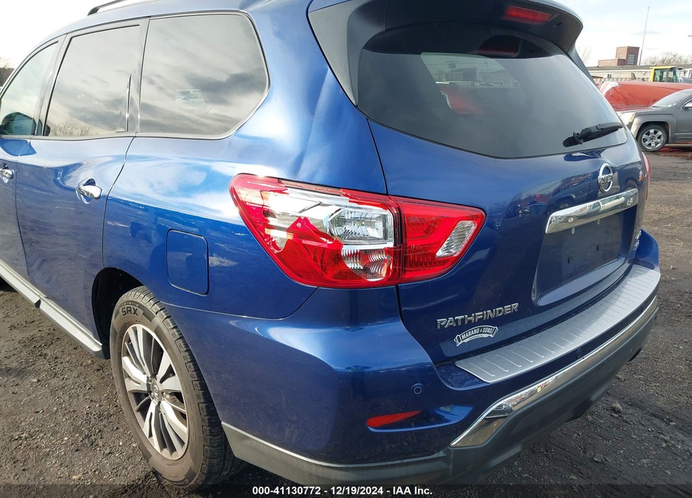 2017 NISSAN PATHFINDER SV VIN: 5N1DR2MM4HC645188