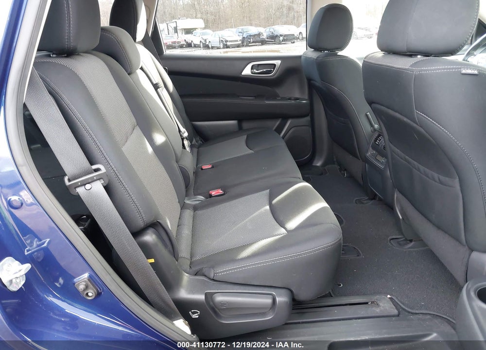 2017 NISSAN PATHFINDER SV VIN: 5N1DR2MM4HC645188