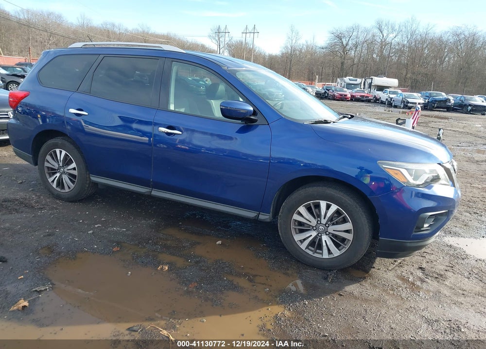 2017 NISSAN PATHFINDER SV VIN: 5N1DR2MM4HC645188