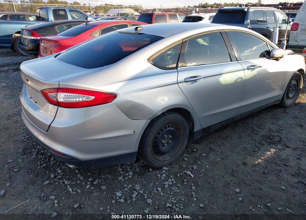 2013 FORD FUSION S VIN: 3FA6P0G7XDR181886