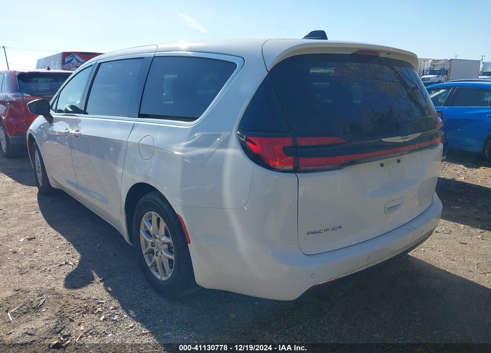 2024 CHRYSLER PACIFICA TOURING L VIN: 2C4RC1BG8RR179759