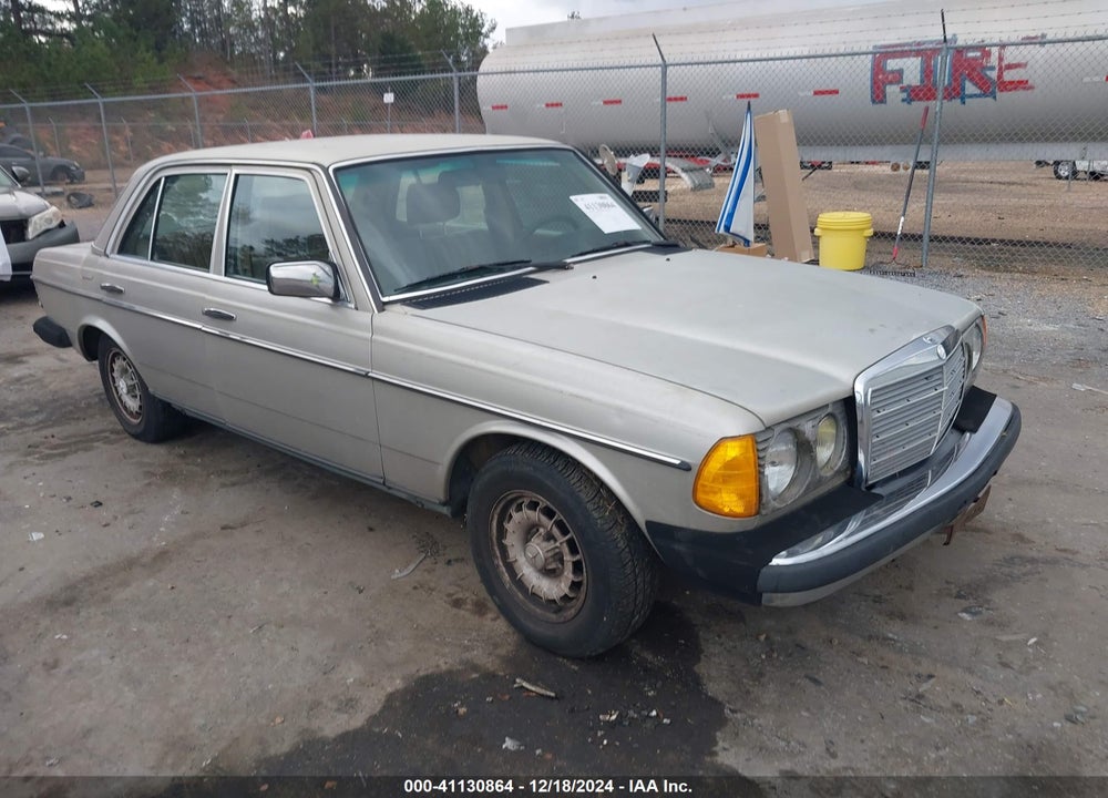 1985 MERCEDES-BENZ 300 DT VIN: WDBAB33C6FA231752