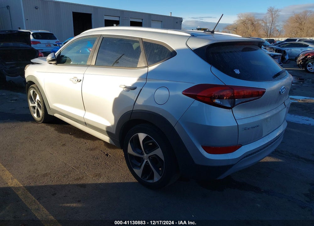 2017 HYUNDAI TUCSON SPORT VIN: KM8J3CA2XHU404887