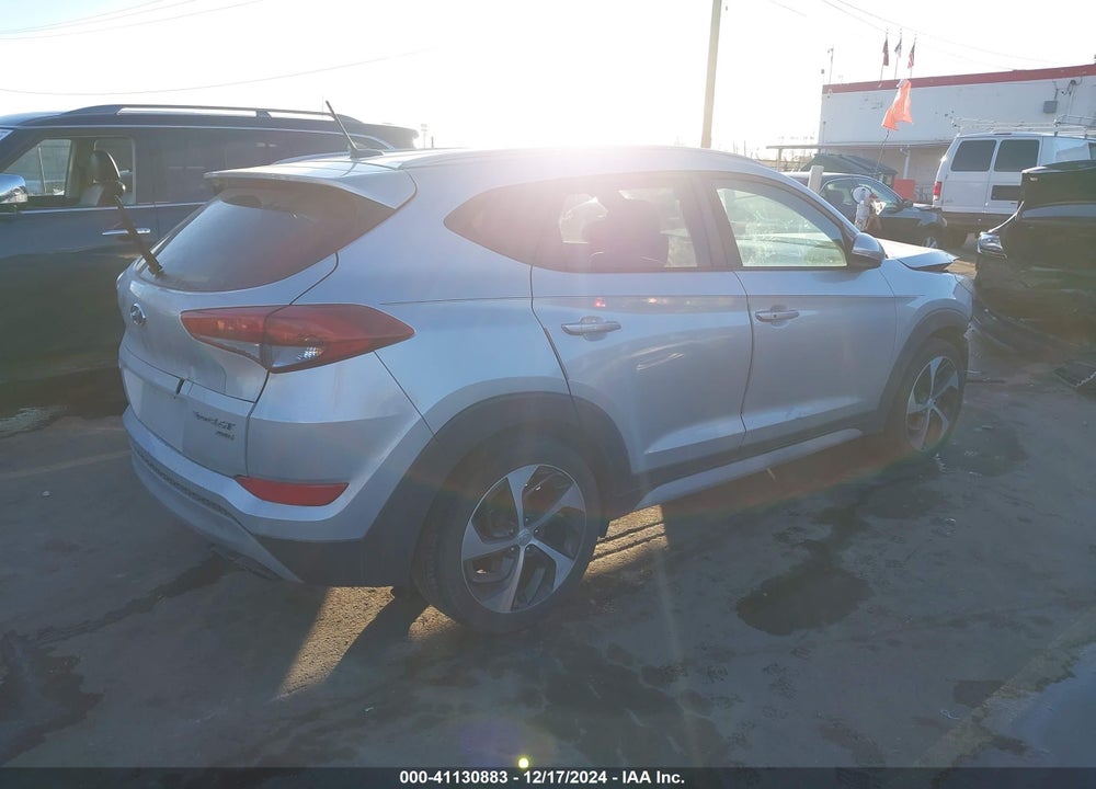 2017 HYUNDAI TUCSON SPORT VIN: KM8J3CA2XHU404887