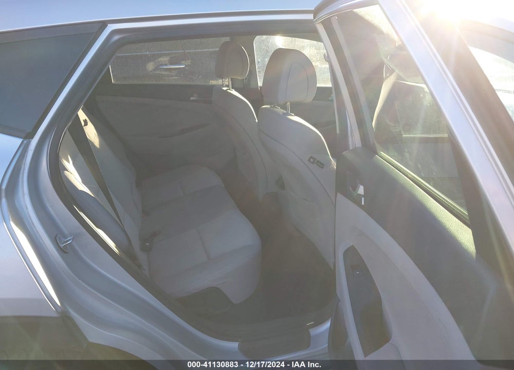 2017 HYUNDAI TUCSON SPORT VIN: KM8J3CA2XHU404887