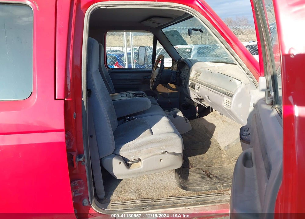1997 FORD F-350 XL VIN: 1FTJW35F2VEC65644