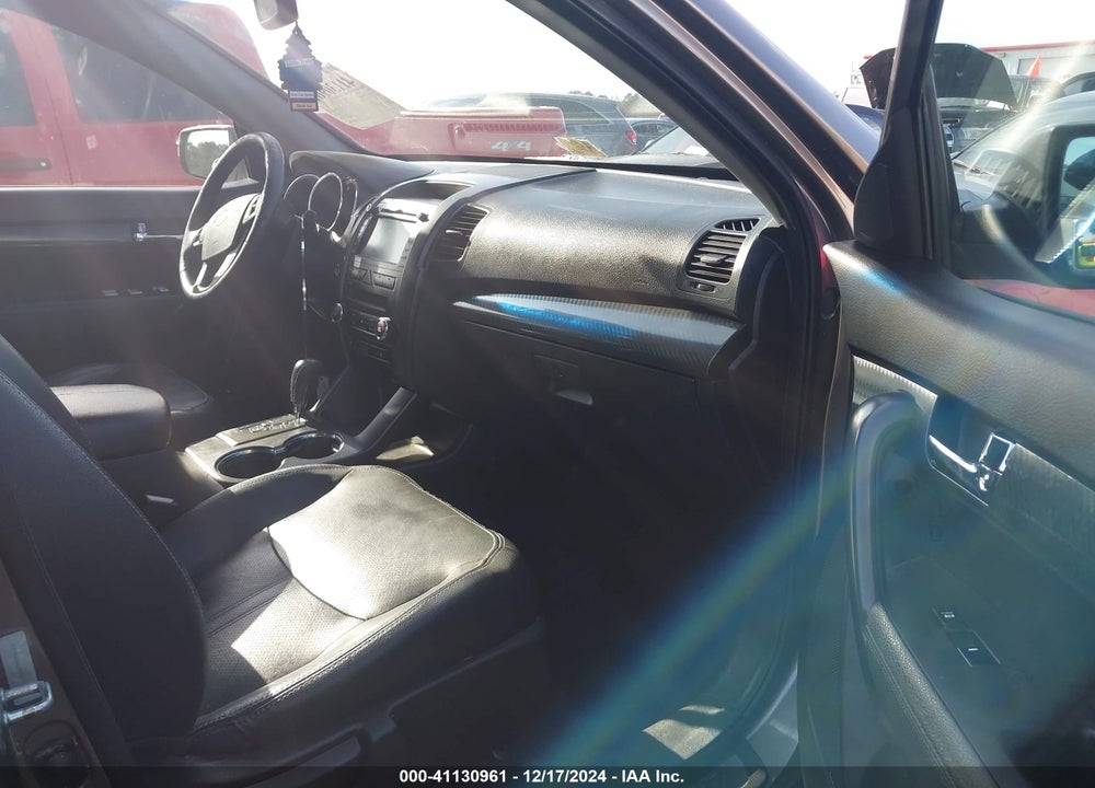 2011 KIA SORENTO SX V6 VIN: 5XYKW4A2XBG171446