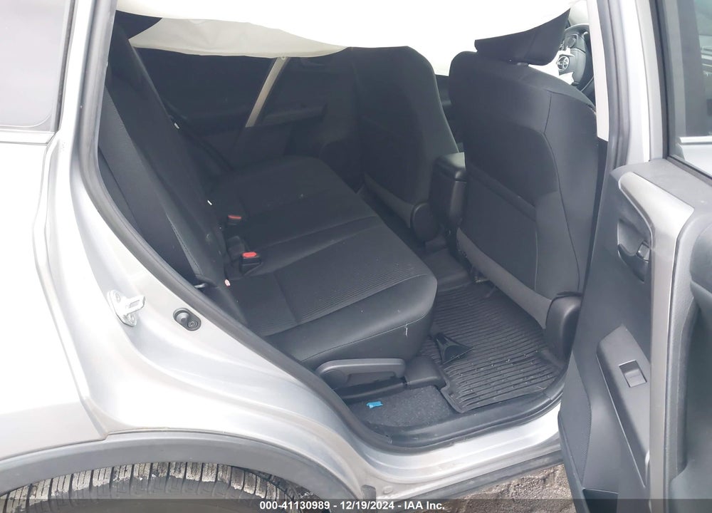 2018 TOYOTA RAV4 LE VIN: 2T3BFREV1JW789479