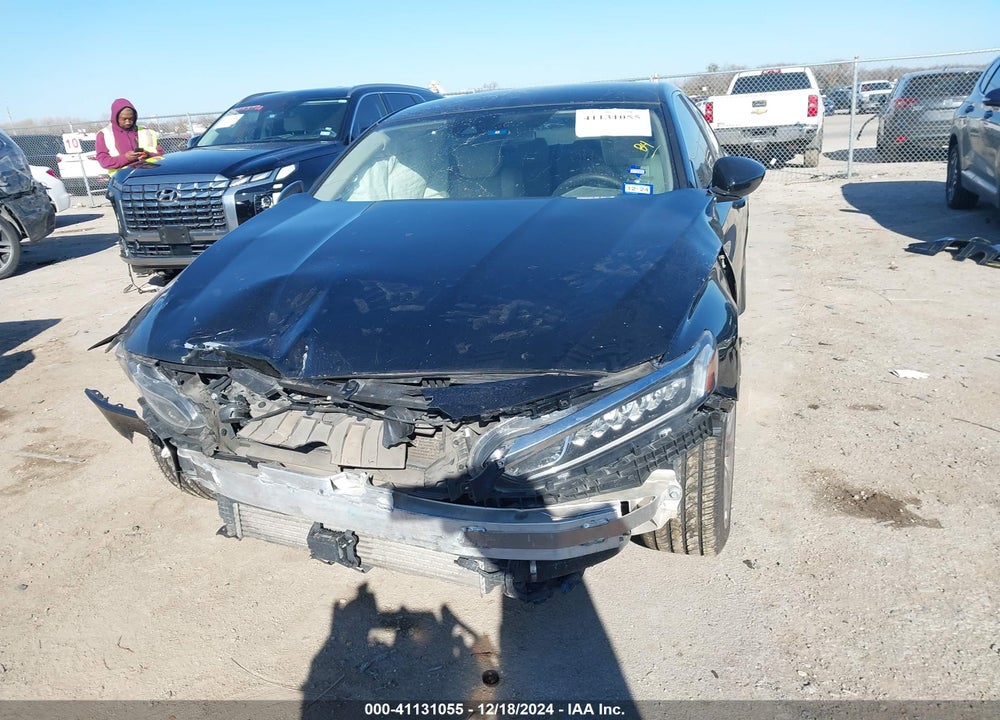 2018 HONDA ACCORD VIN: 1HGCV1F12JA095761