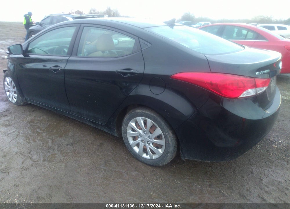 2013 HYUNDAI ELANTRA VIN: KMHDH4AE4DU486575
