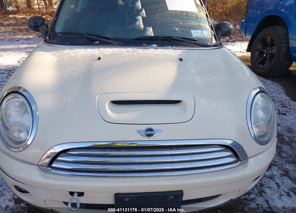 2009 MINI COOPER CLUBMAN VIN: WMWML33549TN69038