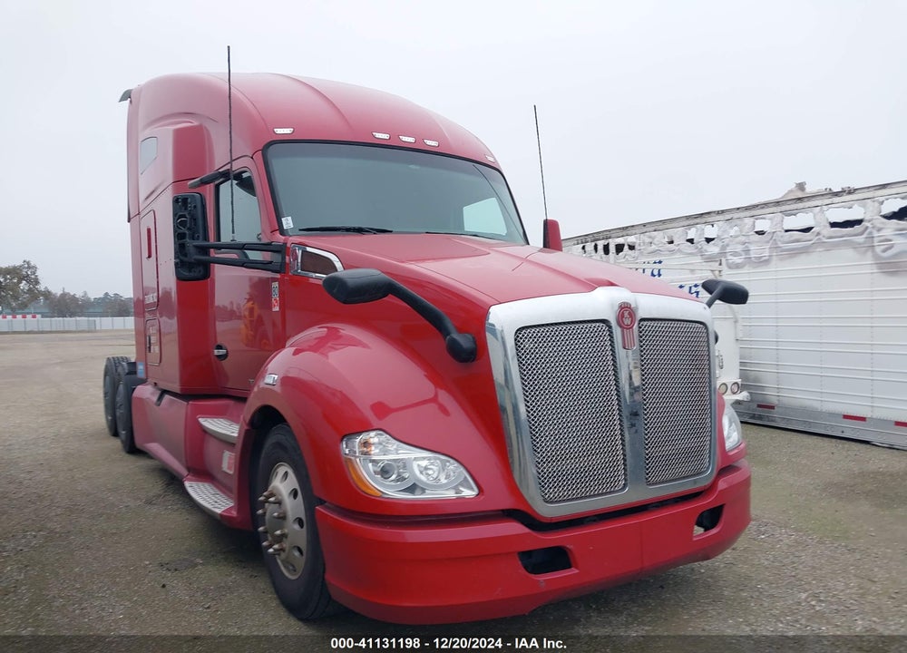 2018 KENWORTH T680 VIN: 1XKYDP9X8JJ135548